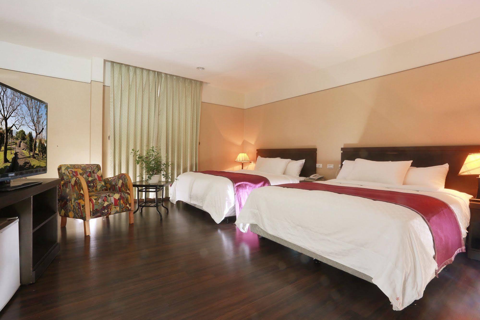 King Town Hotel Luodong Eksteriør billede